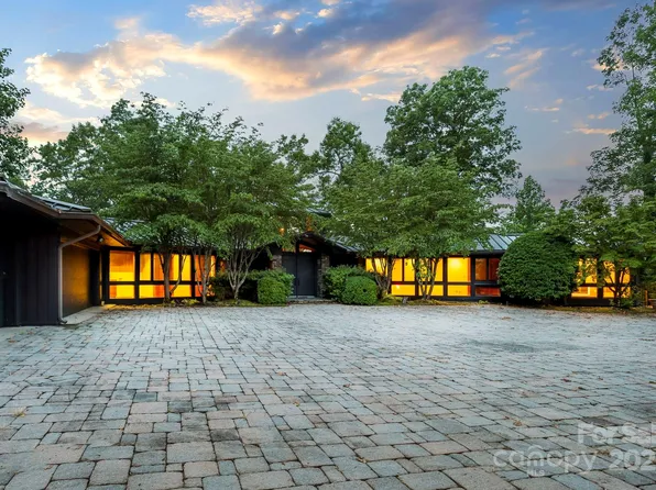 130 Piney Ridge Ln, Saluda, NC 28773