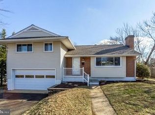 5803 Harvey Pl, Alexandria, VA 22303