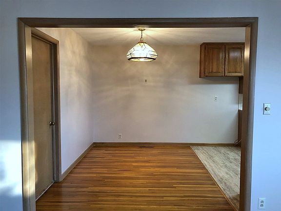 4th image of 610 N Delrose St