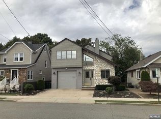 215 12th St, Wood Ridge, NJ 07075