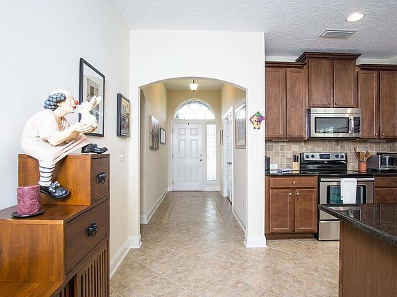 4th image of 133 Woodfield Ln