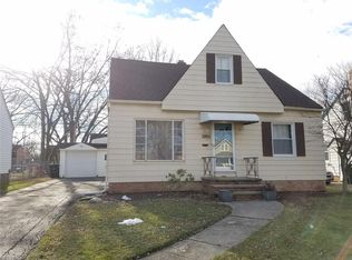 5260 Oakmont Dr, Lyndhurst, OH