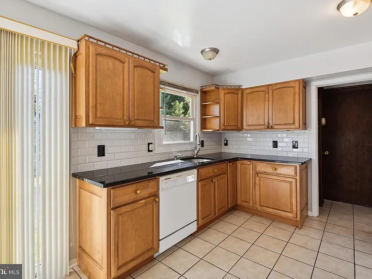 12319 Manvel Ln — Photo 6