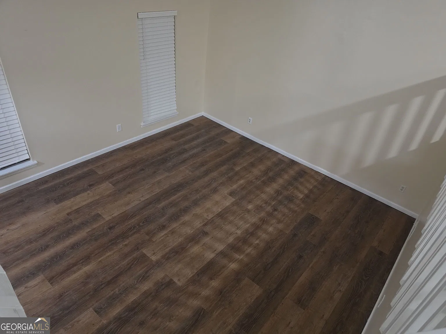 3 bed, 2.0 bath, 1290 sqft, $2,000 — Photo 4