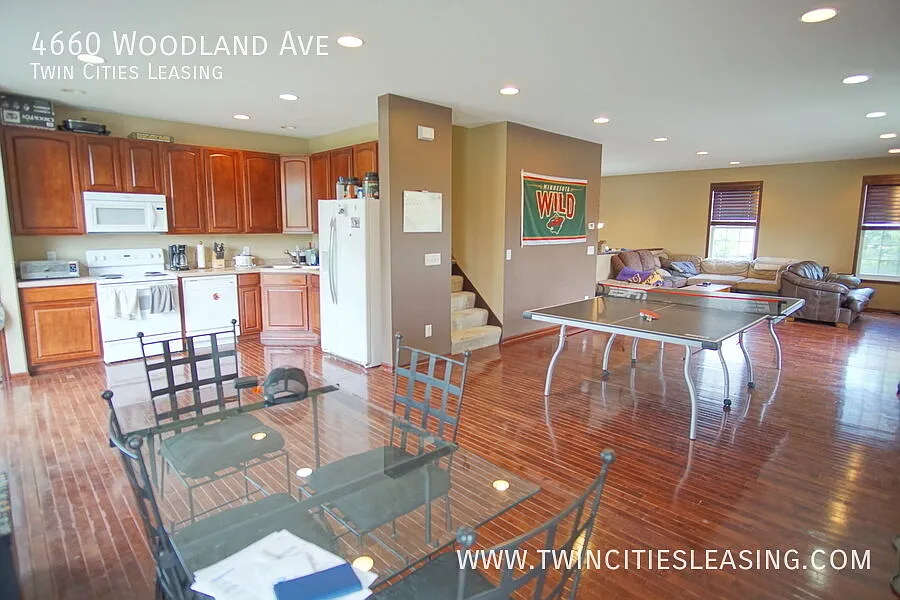 4660 Woodland Ave