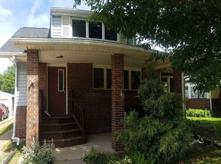 2008 W 4th St, Waterloo, IA 50701