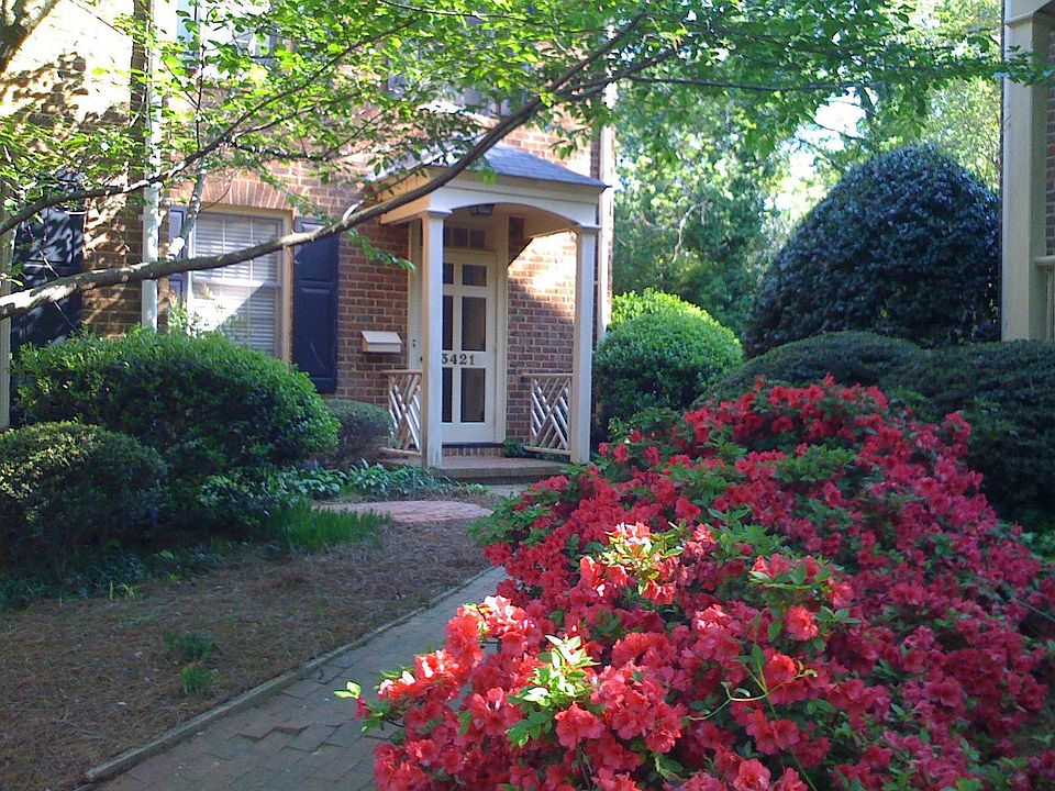 Beautiful landscaped property maintained by HOA