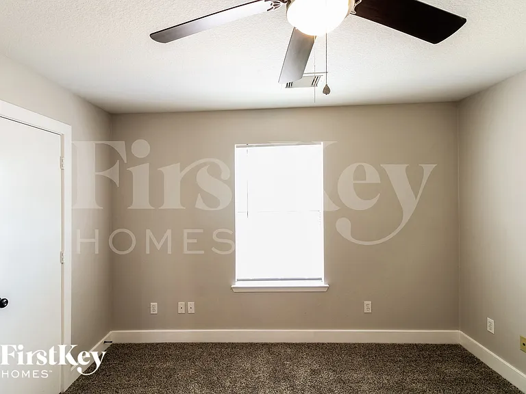 19419 Green Chase Ln — Photo 16