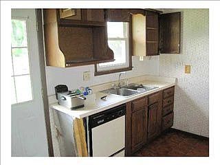 3rd image of 7280 North St