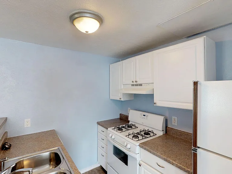 314 Texas St — Photo 16