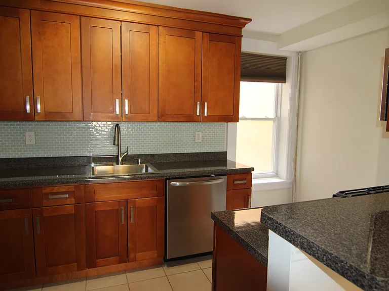 28-28 47th St #1R — Photo 4