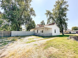 107 W Van Buren Ave, Casey, IL 62420