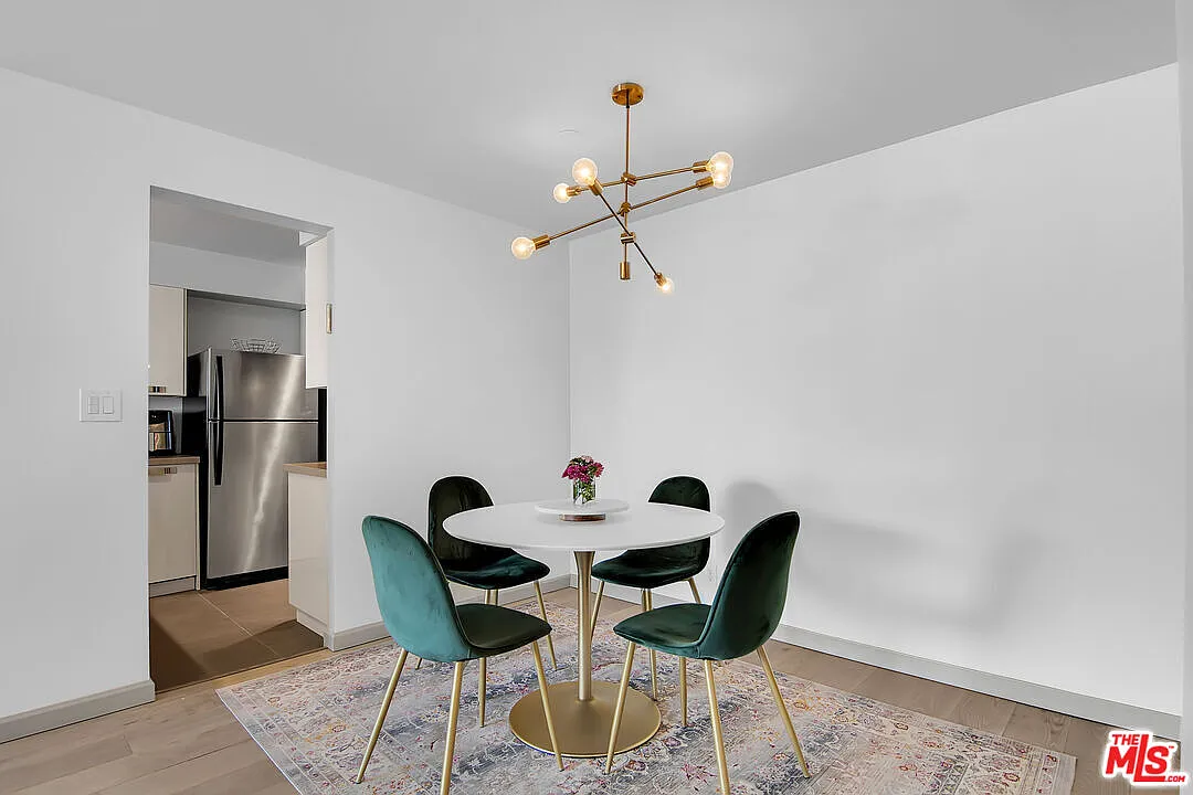1155 N La Cienega Blvd — Photo 4