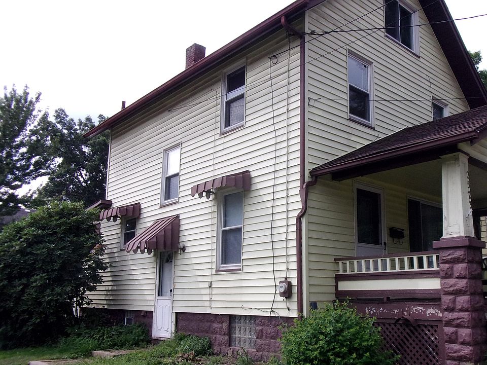 1st image of 2523 4th St