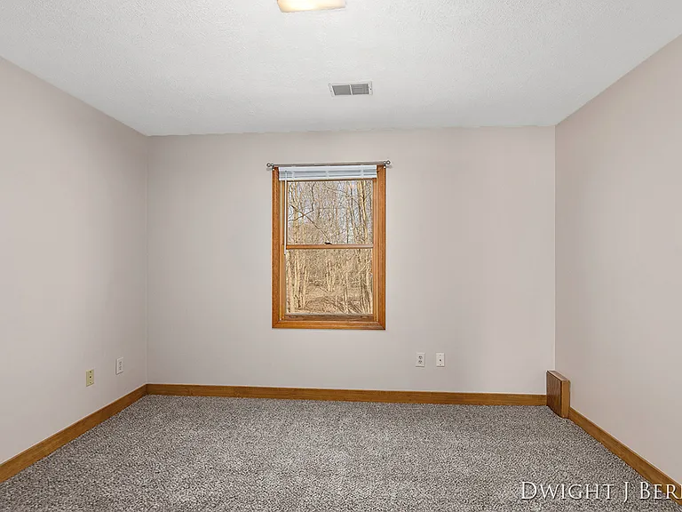 6705 North Dr — Photo 8