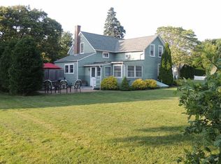 557 Center St, Riverhead, NY 11901