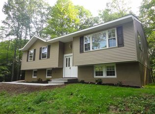 46 Forest Dr, Hyde Park, NY 12538