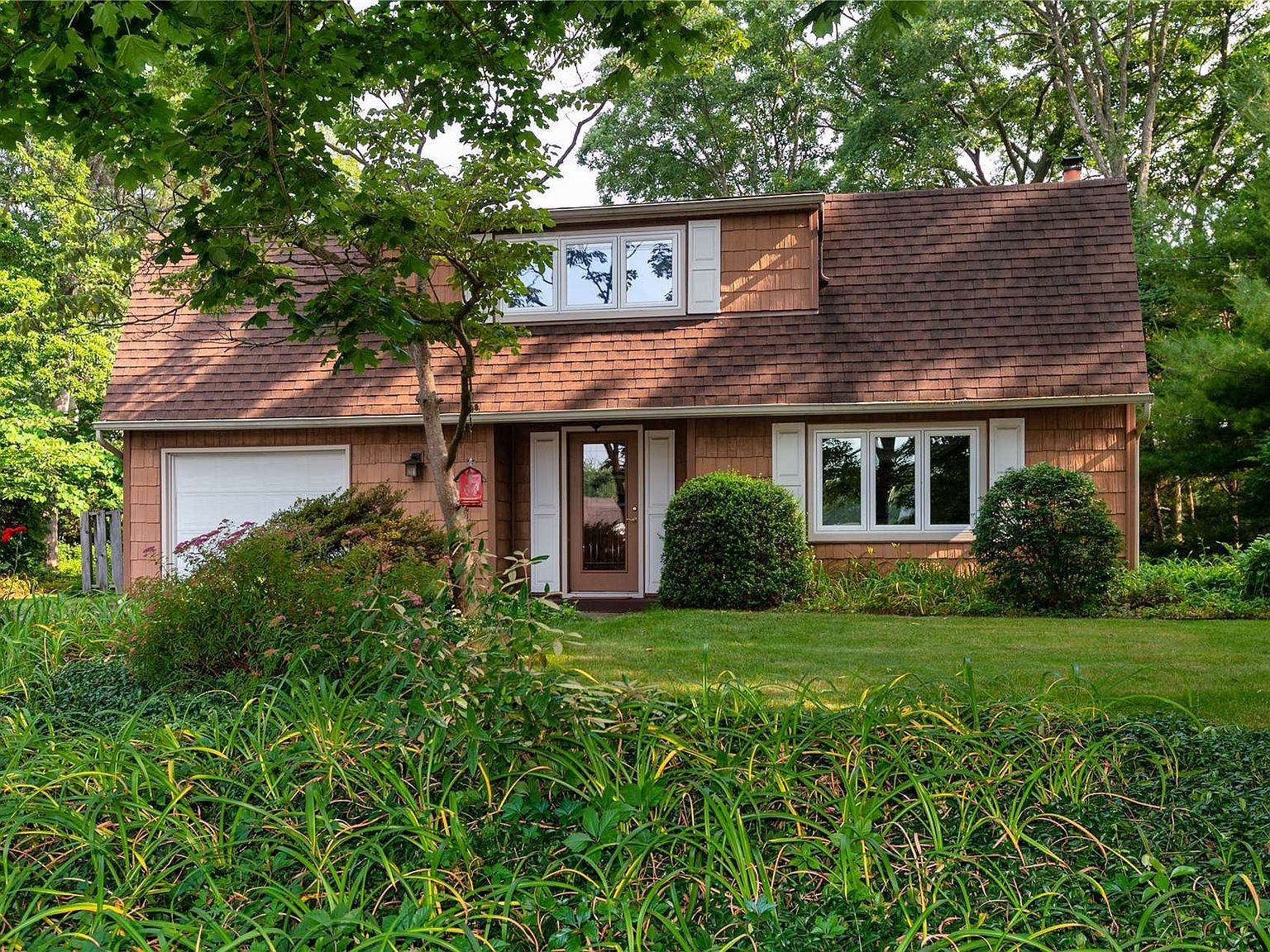 5 Hayuta Court, Holtsville, NY 11742 Zillow