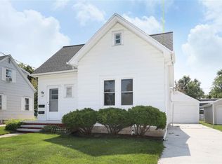 1627 W Reeve St, Appleton, WI 54914