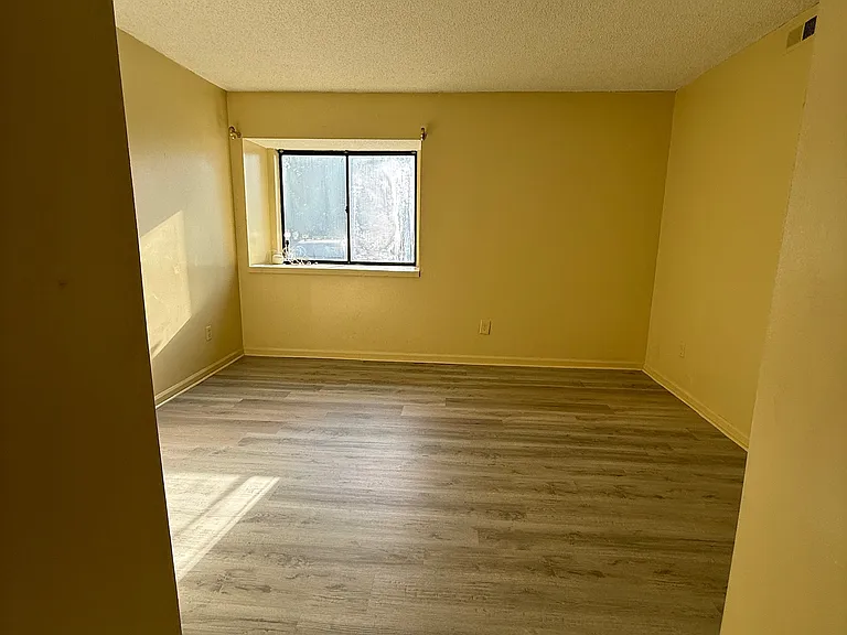 204 Davidson St — Photo 25