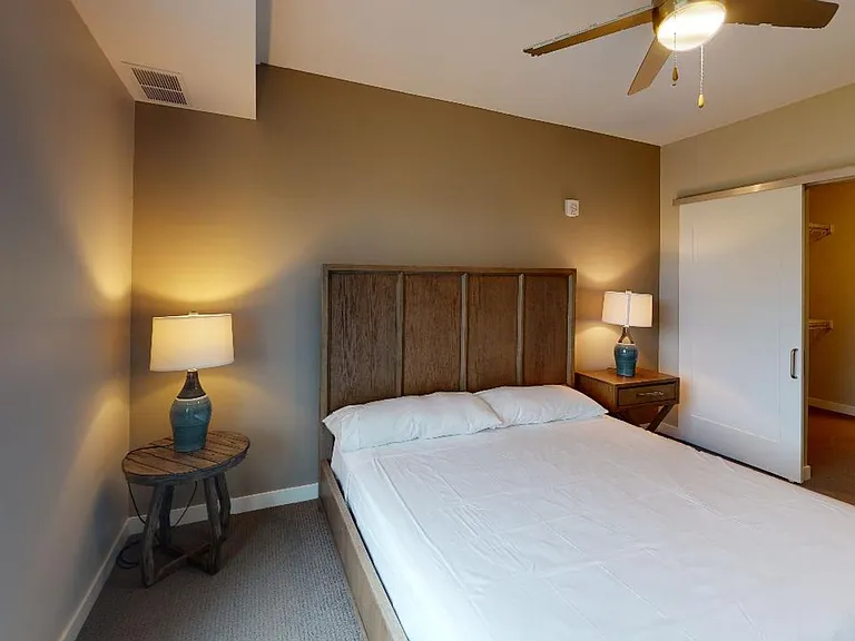 Red44 Luxury Apartments | Specials Available — Photo 63