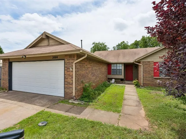 2004 Silver Fox Dr, Edmond, OK 73003