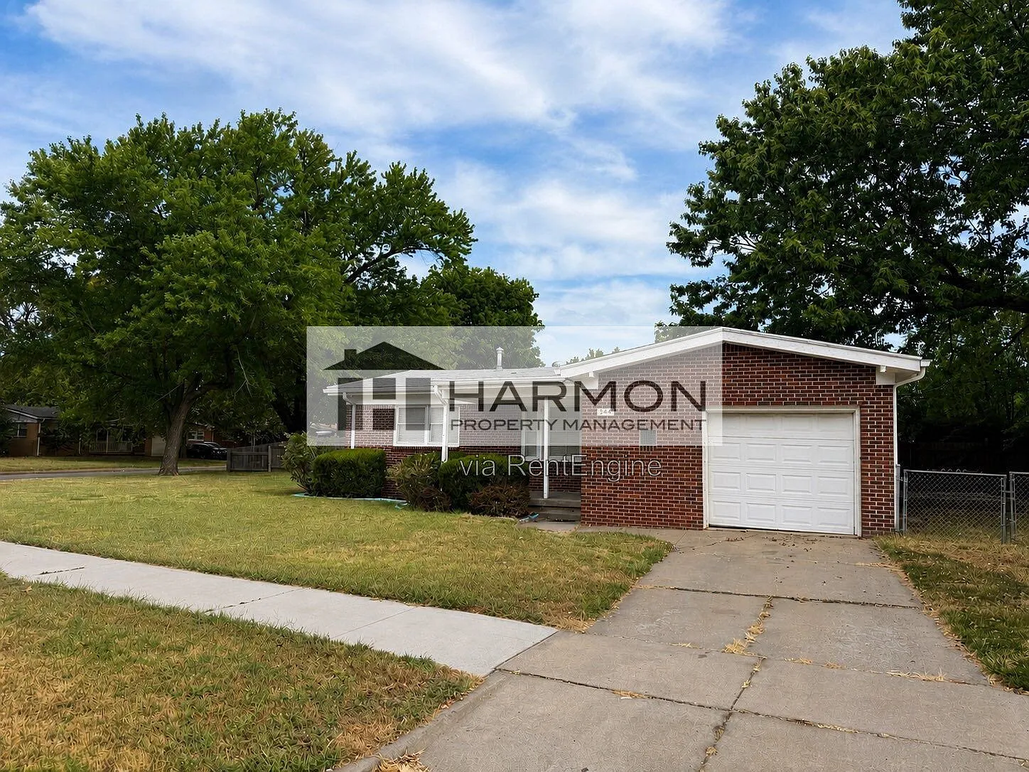 3 bed, 1.0 bath, 1101 sqft, $1,095 — Photo 1