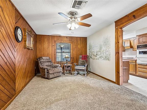 3rd image of 1672 Hope Dr