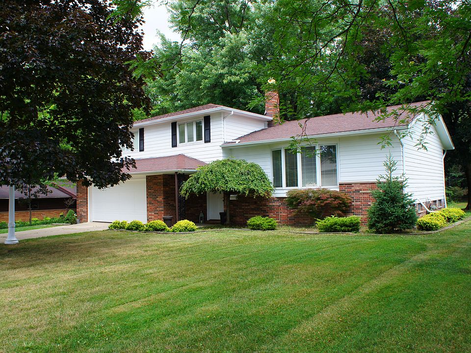1st image of 211 N Skyline Dr