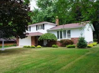 211 N Skyline Dr, Seven Hills, OH