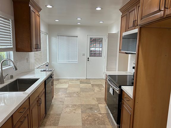 kitchen_dining room