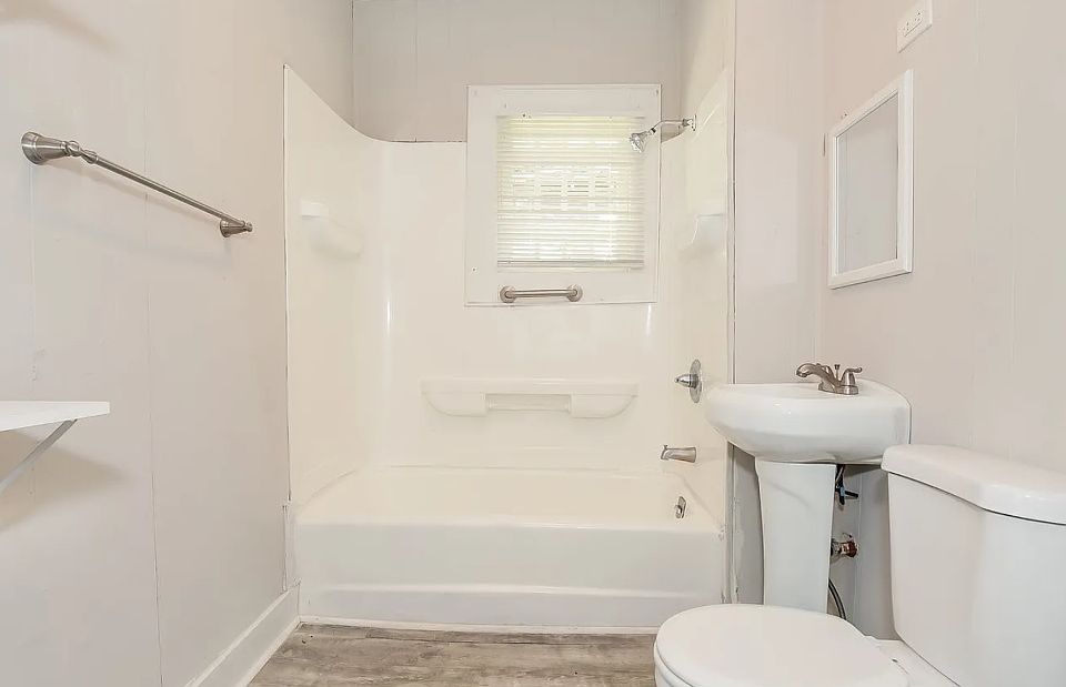 1st image of 206 E Guilford St