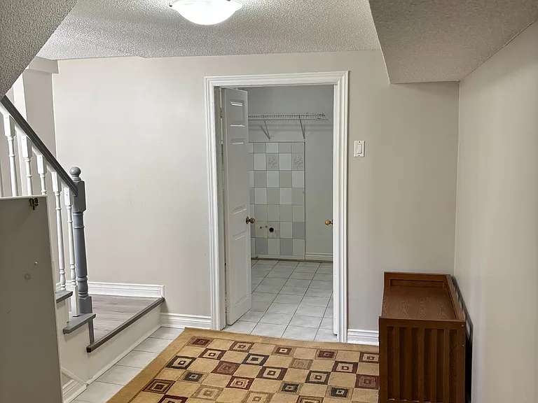 41 Deerhurst Ave — Photo 5