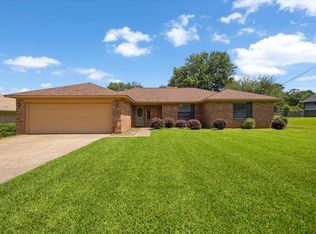 1910 Inglewood St, Henderson, TX 75654