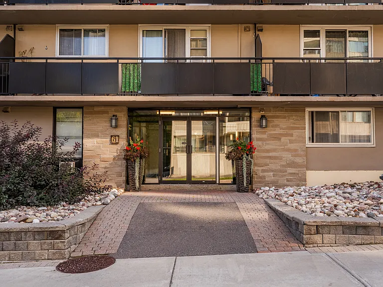 61 McEwen Ave — Photo 11