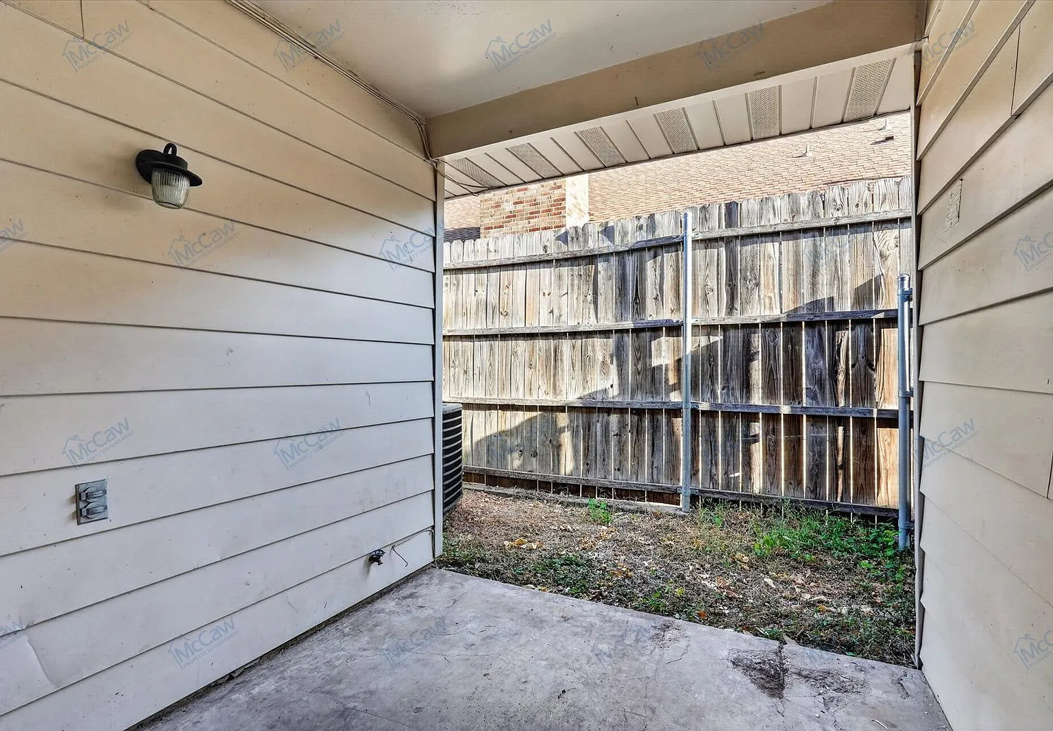 2 bed, 2.0 bath, 1072 sqft, $1,575 — Photo 3