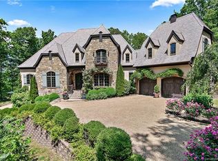 134 Sovereign Ln, Fairview, NC 28730