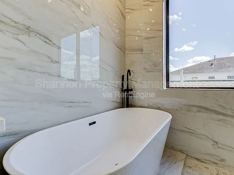 1803 Dunlavy St — Photo 32