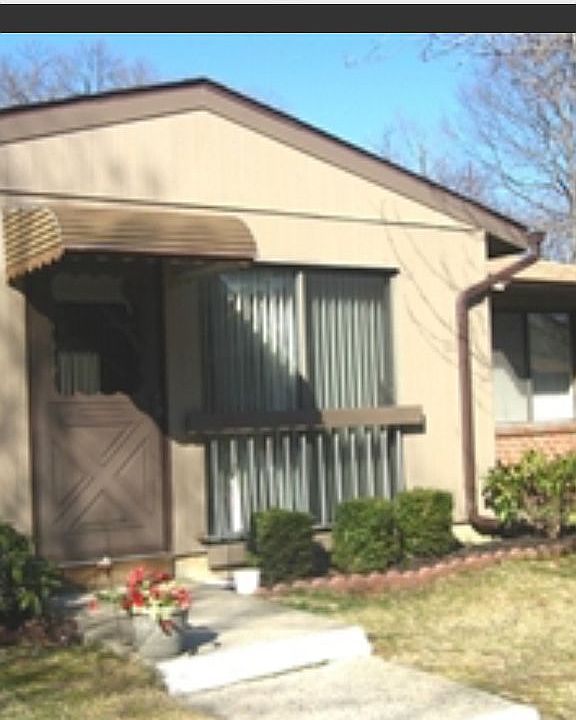 1st image of 112 Manchester Ct
