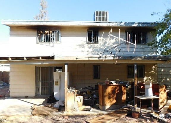 3rd image of 209 Catalini St