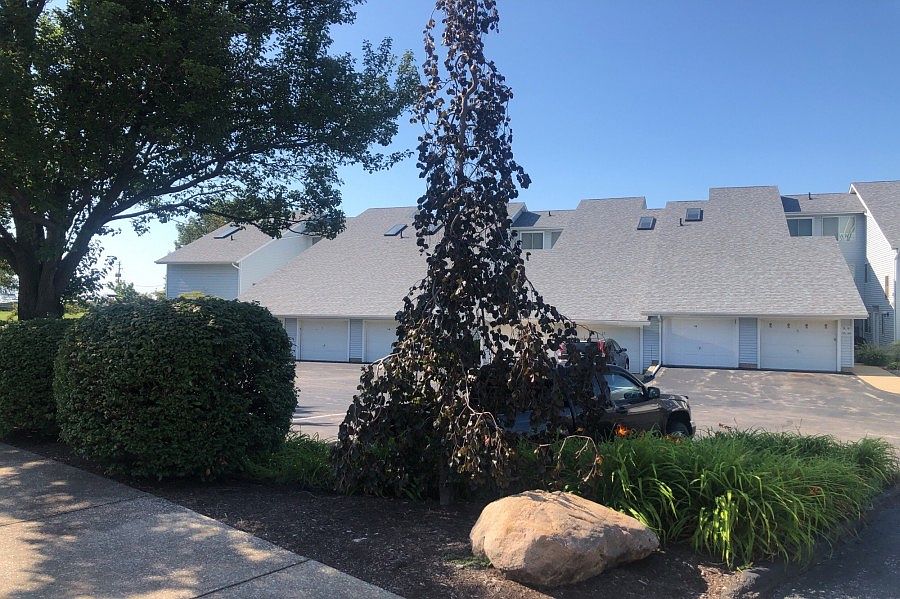 1st image of 208 Park Ave