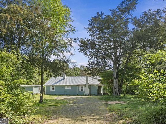 3rd image of 841 Crooked Creek Rd
