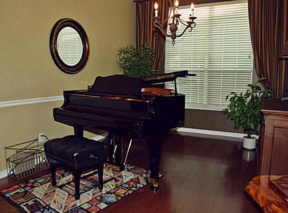 3rd image of 435 Love Bird Ln