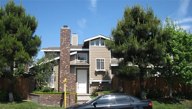 Great location in Eastside Costa Mesa