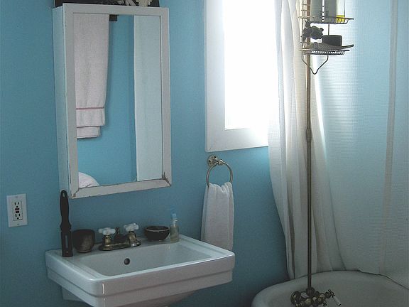 claw foot tub