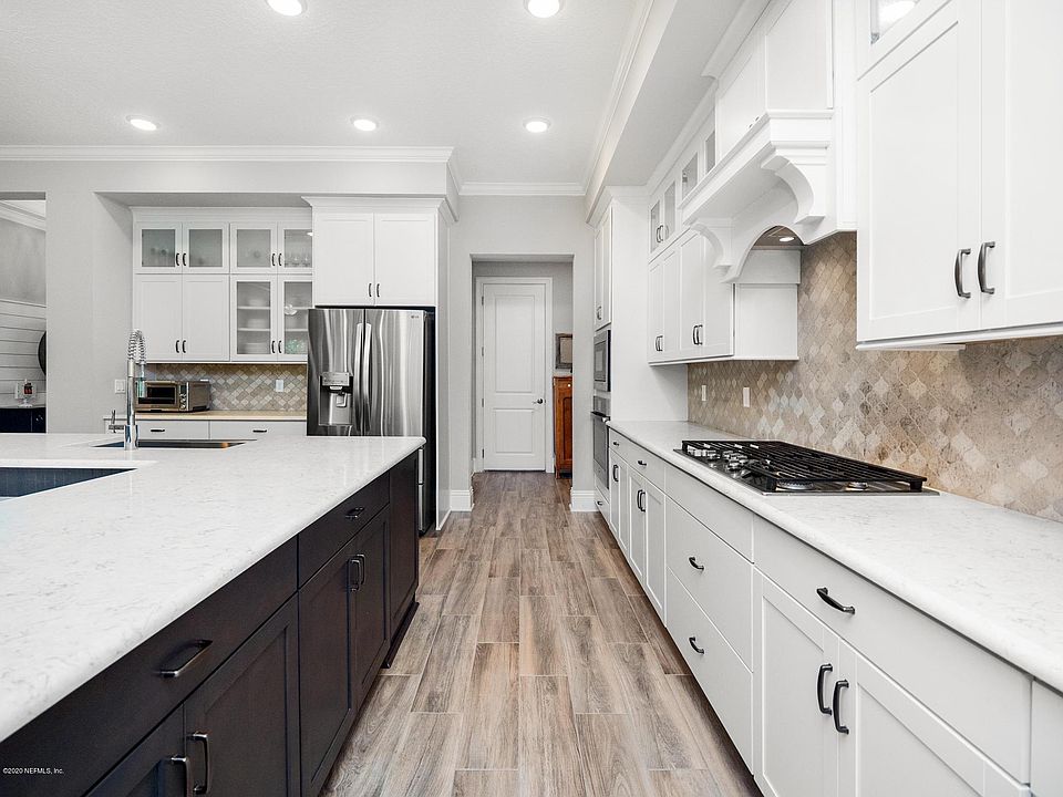 1st image of 465 Park Forest Dr