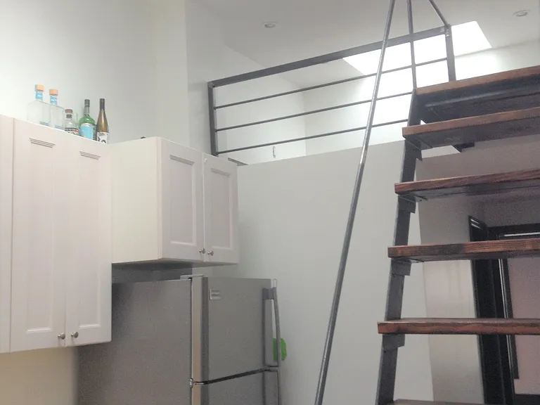 259 Melrose St #3R — Photo 2