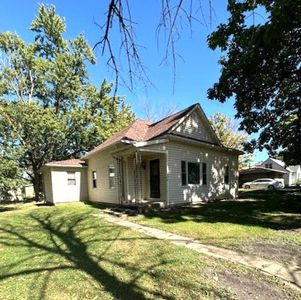 803 Hager St E, Grand Junction, IA, 50107