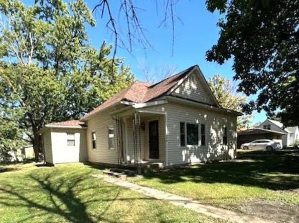 803 Hager St E, Grand Junction, IA 50107