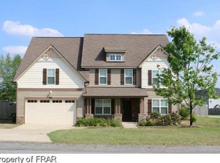 575 Highgrove Dr, Spring Lake, NC 28390